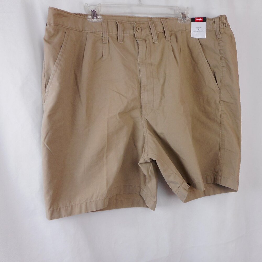 Wrangler Hero Shorts Men 44 Flat Front Comfort Elastic Waist 100% Cotton Khaki